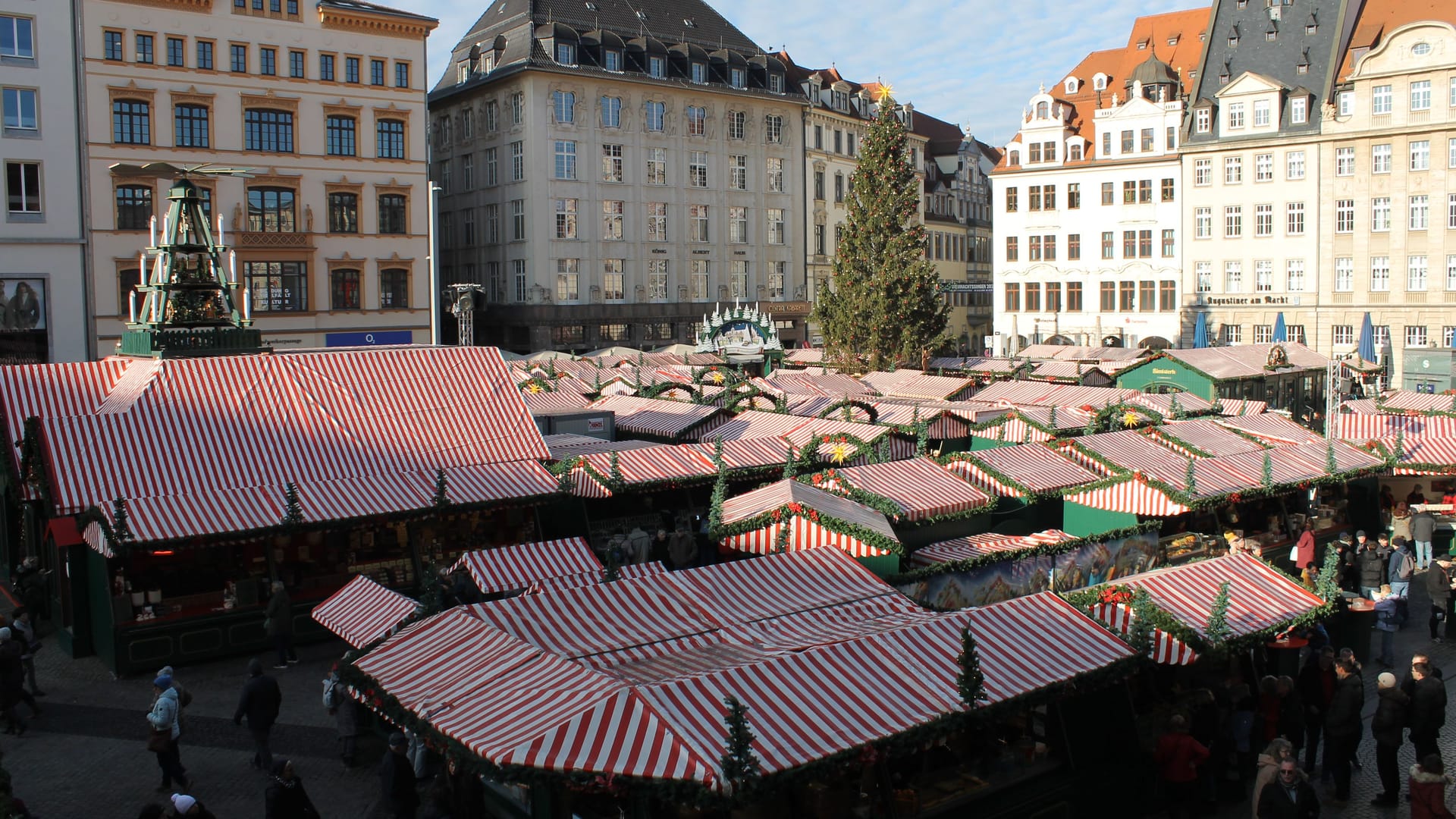Marktplatz während des Leipziger Weihnachtsmarktes: Der Andrang ist weiterhin groß