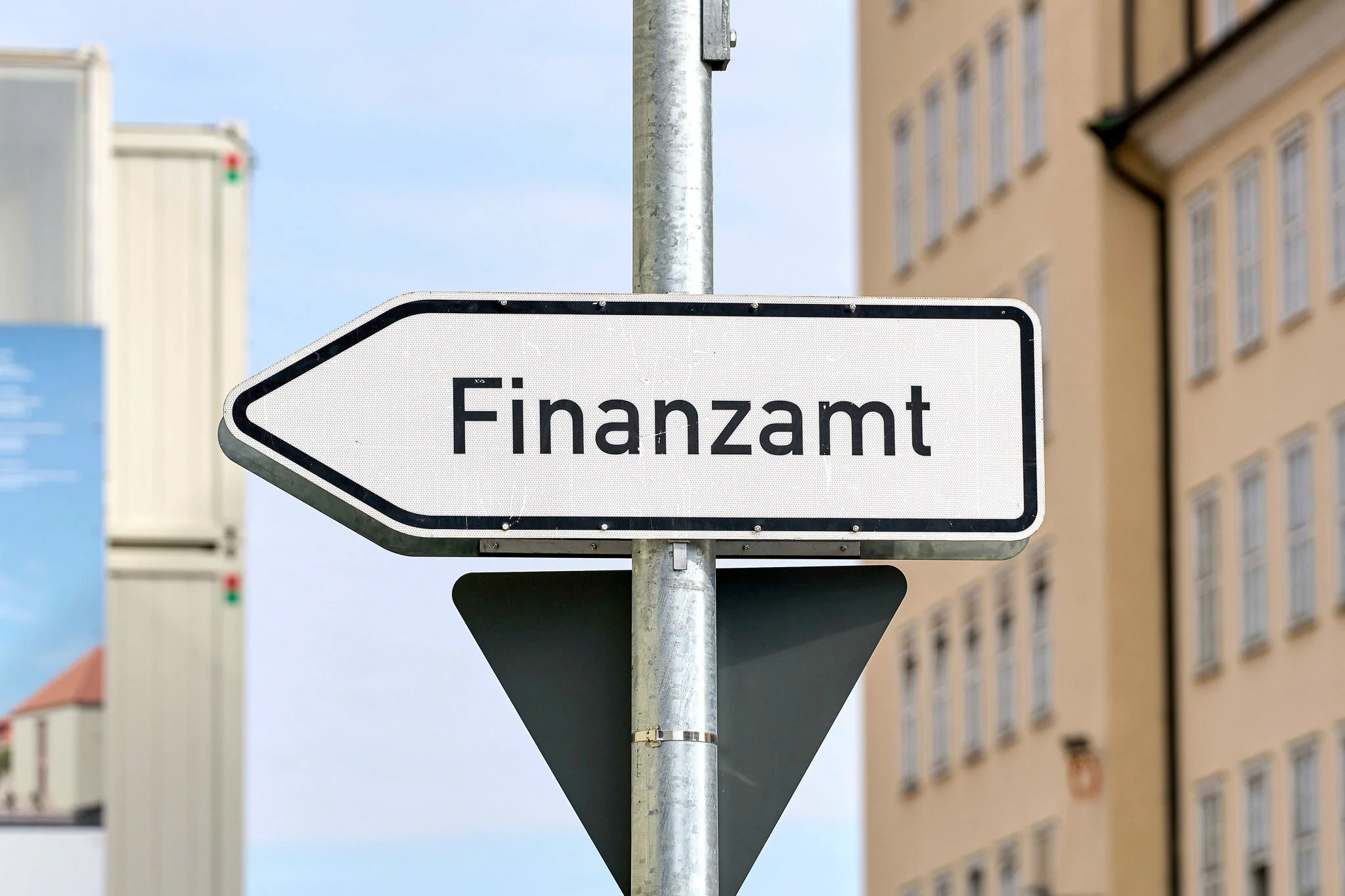 When the Finanzamt Comes Knocking: Why You’re Suddenly Required to File Taxes in Germany