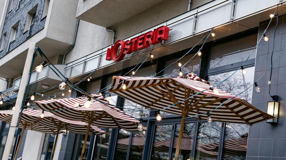 Mehrwertsteuer, eine Filiale der Restaurantkette L'Osteria, die Kette hat wie viele?