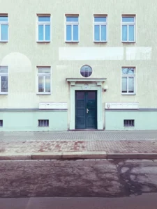 Millennials’ Financial Squeeze: Broken Promises and the Cost of Stability in Germany