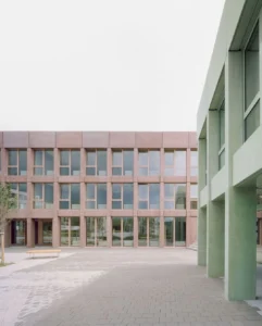 The 25-Year Health Insurance Cliff: A Swiss Student’s Investment Reality Check