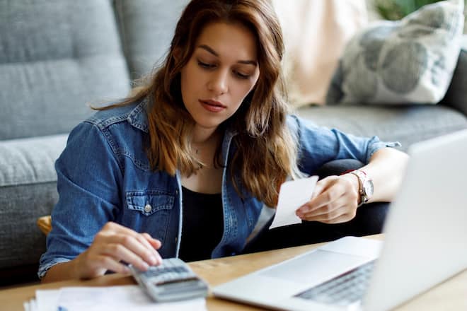 Junge Menschen in Deutschland sind mehrheitlich davon überzeugt: Die Verantwortung für ihre Altersvorsorge liegt bei ihnen selbst