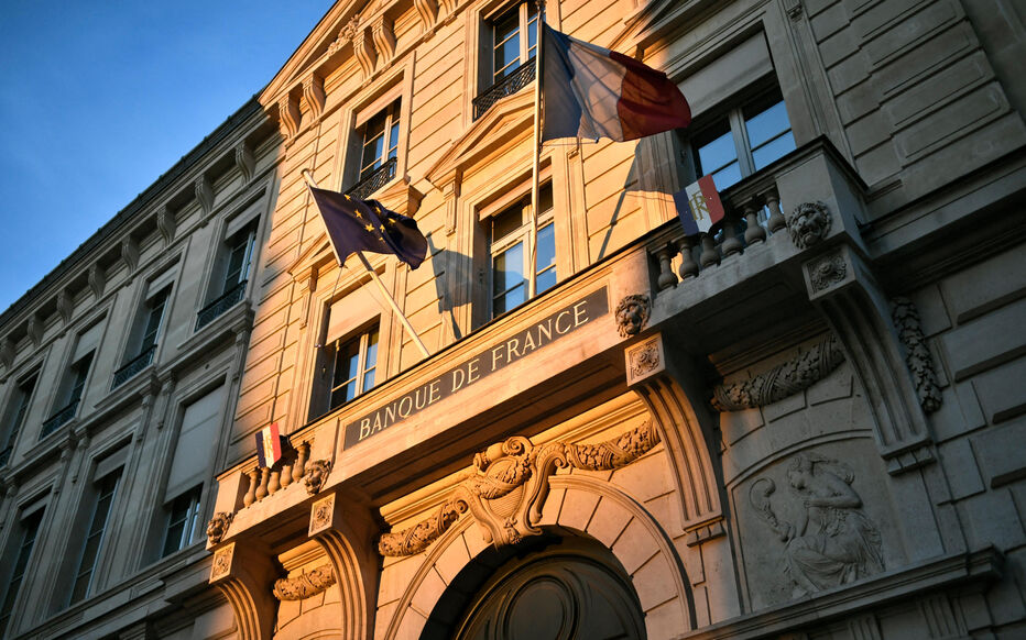 French Household Over-Indebtedness Jumps 10% in 2025: What the Numbers Actually Mean