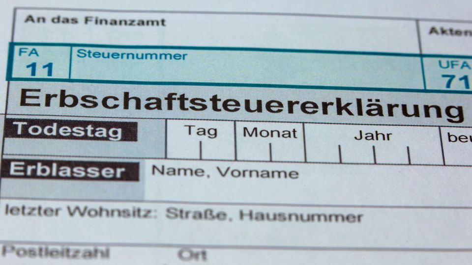 Germany’s ‘Super-Erben’ Tax Debate: Why Your Family Home Isn’t the Target (But Someone’s €300M Empire Is)