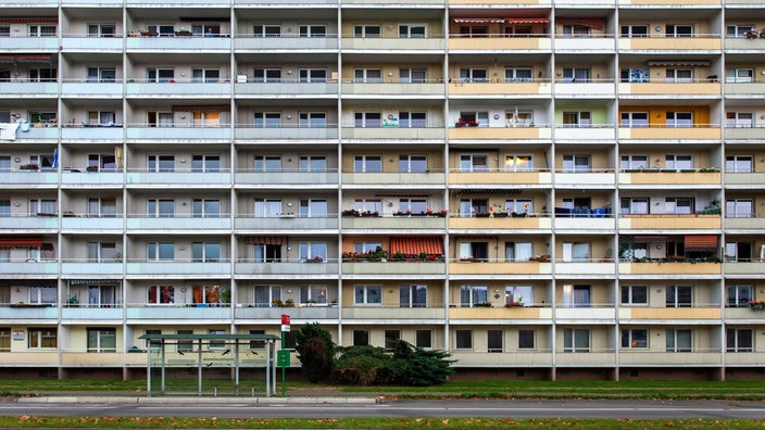Plattenbau in Hoyerswerda - Deutsche leben meist zur Miete und haben selten Wohneigentum