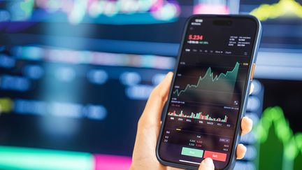 Is Early Retirement at 30 Possible in France? A €400k Case Study