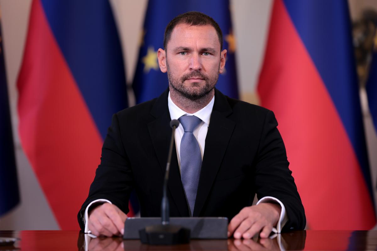 Primož Dolenc, Governor of Banka Slovenije addressing banking sector reform