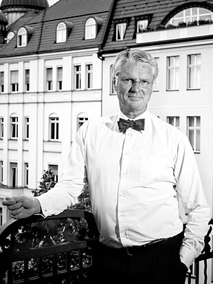 Dr. Klaus Olbing portrait