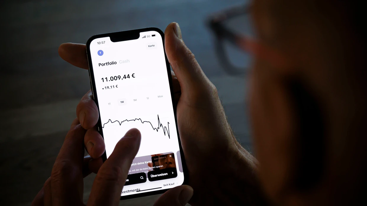 Visual representation of rising costs for buying ETFs in Germany after regulatory changes