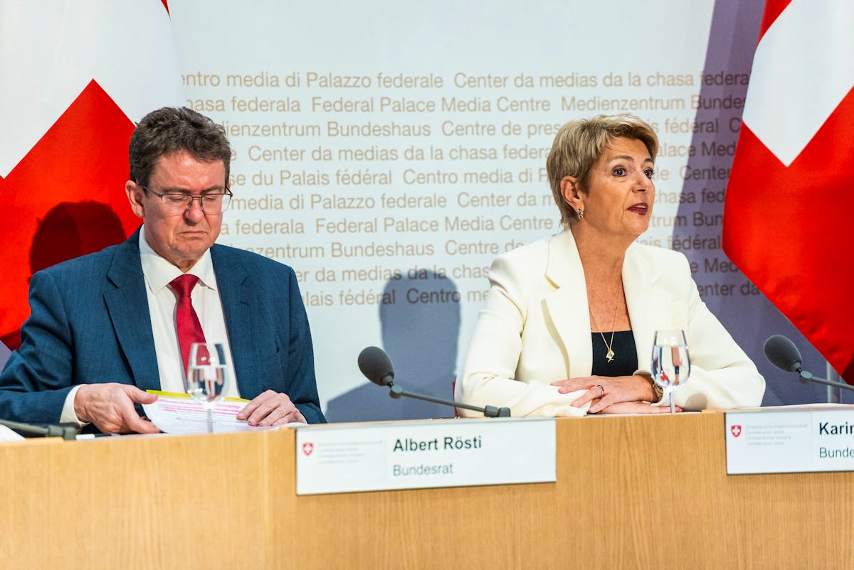 Finanzministerin Karin Keller-Sutter erklärte an der Medienkonferenz, dass die Gesetzesänderung erst 2032 eingeführt werde, die Kantone bräuchten noch eine Übergangszeit.